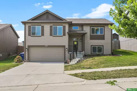 14607 Sunrise St, Bennington, NE 68007