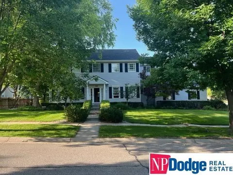 4401 Birch Creek Dr, Lincoln, NE 68516