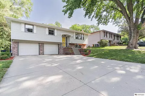 3812 Coffey Ave, Bellevue, NE 68123