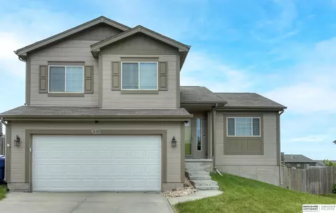 16303 Saratoga St, Omaha, NE 68116