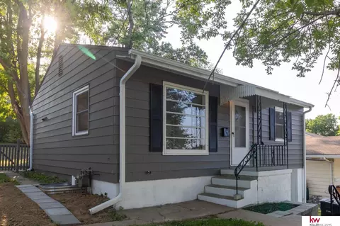 4124 N 65th St, Omaha, NE 68104