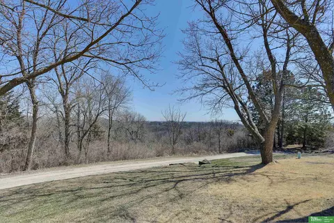 13706 Shongaska Rd, Omaha, NE 68112