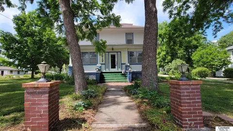 1012 5th St, Pawnee City, NE 68420