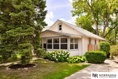 2052 N 60 Ave, Omaha, NE 68104