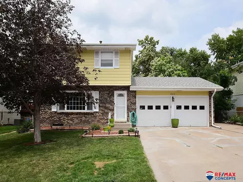 820 Manatt St, Lincoln, NE 68521