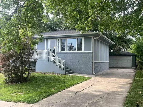 4839 High St, Lincoln, NE 68506