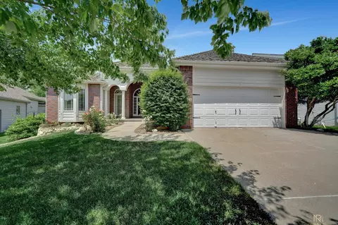 15916 Bedford Ave, Omaha, NE 68116
