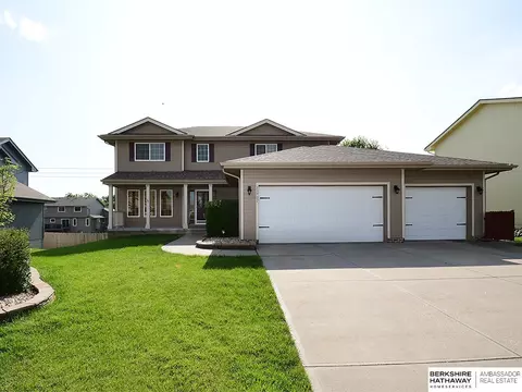 13701 S 42nd Ave, Bellevue, NE 68123