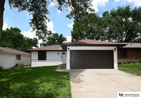 5330 Spruce St, Lincoln, NE 68516