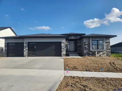 7701 Jimmie Ave, Lincoln, NE 68516