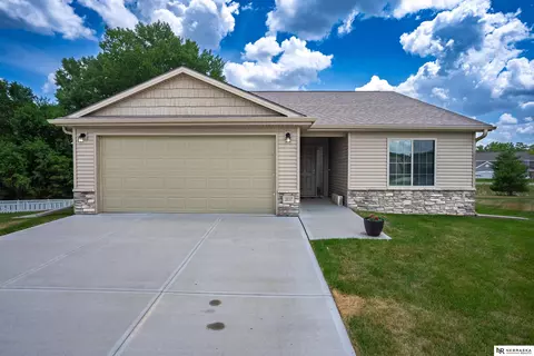 20157 Miami Cir, Elkhorn, NE 68022