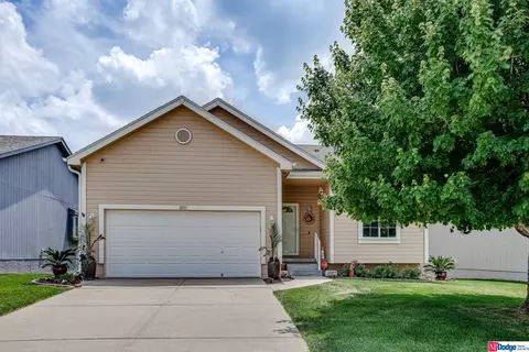 18111 Gertrude St, Omaha, NE 68136