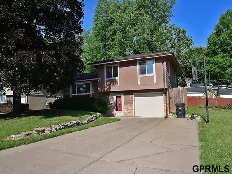 4044 N 92 Ave, Omaha, NE 68134