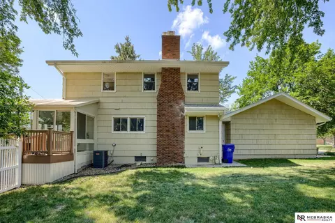 1125 Surrey Rd, Papillion, NE 68046