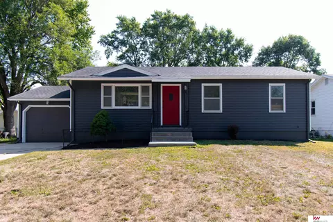 235 S 111th St, Omaha, NE 68154