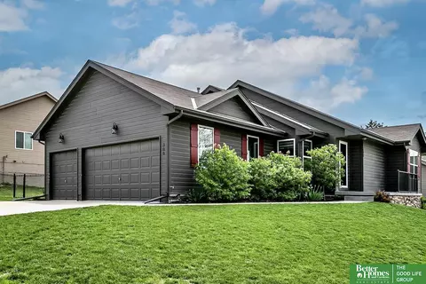 300 Eastwood Dr, Louisville, NE 68037