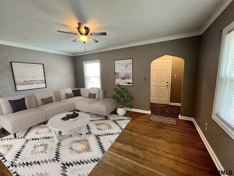 2525 Read St, Omaha, NE 68112