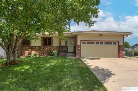12802 Lillian St, La Vista, NE 68138