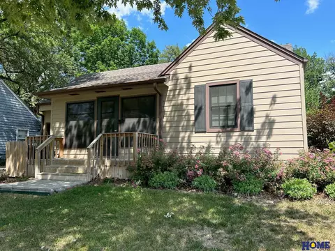 716 S 44 St, Lincoln, NE 68510