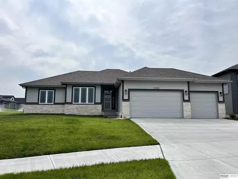 12126 S 204 Ave, Gretna, NE 68028