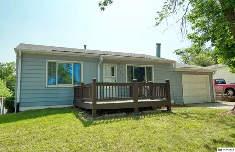 7207 Chandler Hills Dr, Bellevue, NE 68147