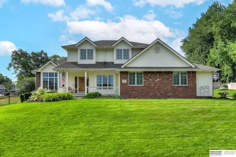 21109 Honeysuckle Dr, Elkhorn, NE 68022