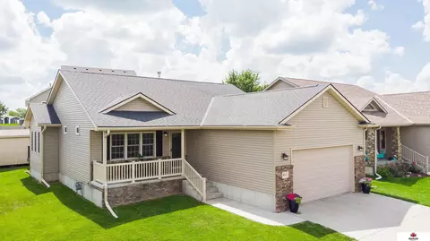1822 SW 38th St, Lincoln, NE 68522