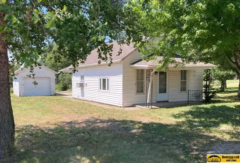 1003 W B St, Wymore, NE 68466