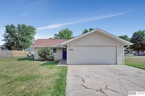 13930 Cavalier St, Waverly, NE 68462