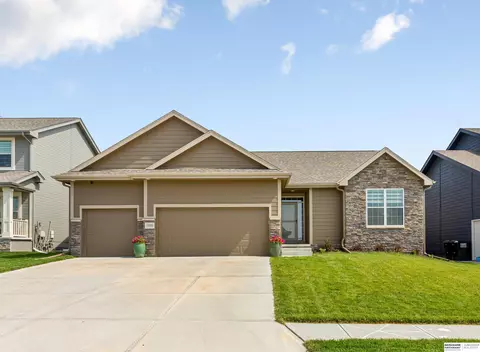 19506 Redwood St, Gretna, NE 68028