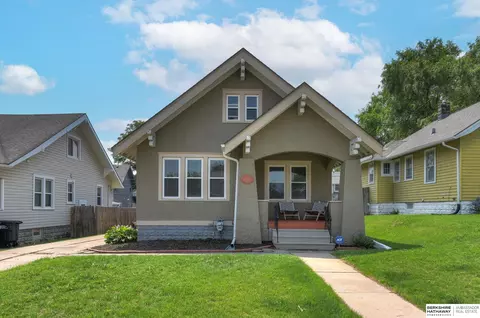 2737 Mary St, Omaha, NE 68112