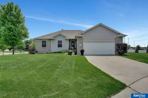 7761 S 28th St, Lincoln, NE 68516