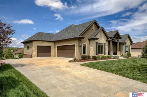 7211 S 95th St, Lincoln, NE 68526