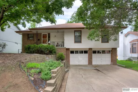 2622 N 113 St, Omaha, NE 68154