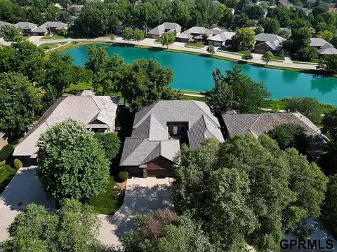 15446 Stevens Plz, Omaha, NE 68137