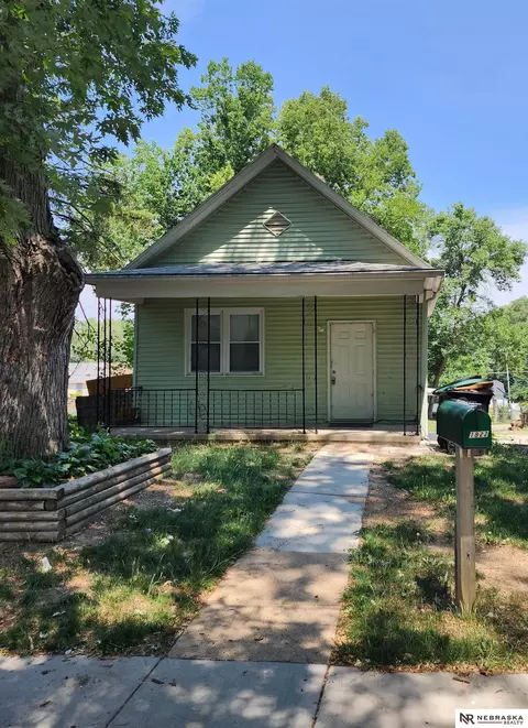 1822 Bancroft St, Omaha, NE 68108