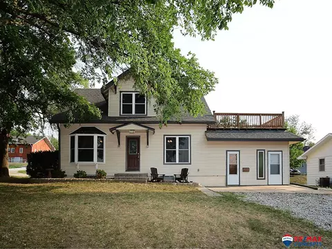 409 Pine St, Pleasant Dale, NE 68423