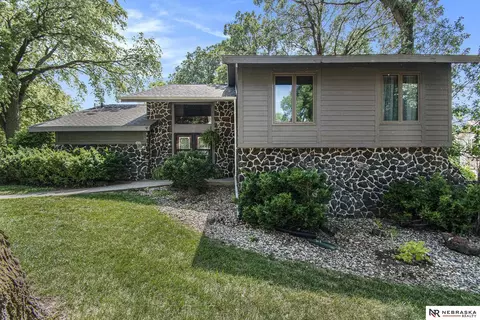 416 Ridgewood Dr, Bellevue, NE 68005