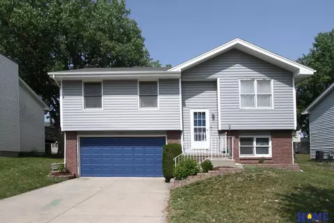 1231 SW 24th St, Lincoln, NE 68522