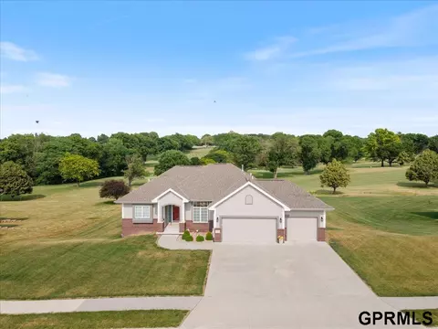 37 W Ridge Dr, Shenandoah, IA 51601
