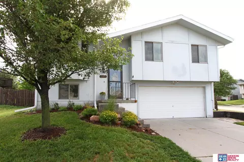 5141 W Sparrow Ln, Lincoln, NE 68528