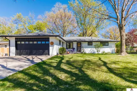430 Sycamore Dr, Lincoln, NE 68510