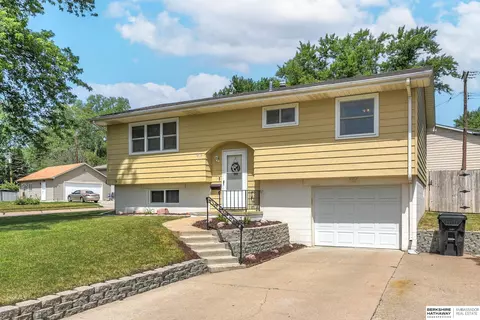 7418 Park View Blvd, La Vista, NE 68128