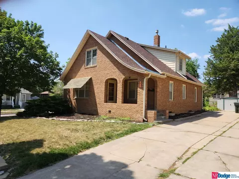 1402 Dakota St, Lincoln, NE 68502