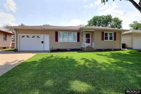 2120 N Cedar St, Fremont, NE 68025