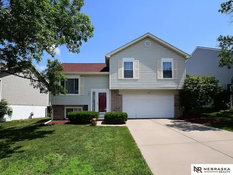 6405 N 79th St, Omaha, NE 68134