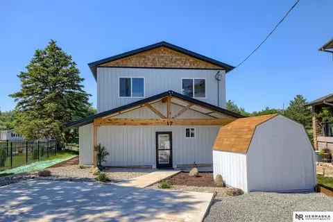 17 Driftwood Dr, Columbus, NE 68601