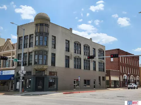 123 N 6th St, Beatrice, NE 68310