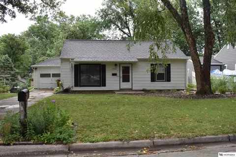 2900 S 42nd St, Lincoln, NE 68506