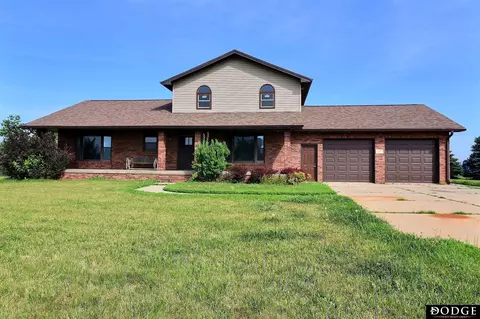 202 W 4th St, Snyder, NE 68664